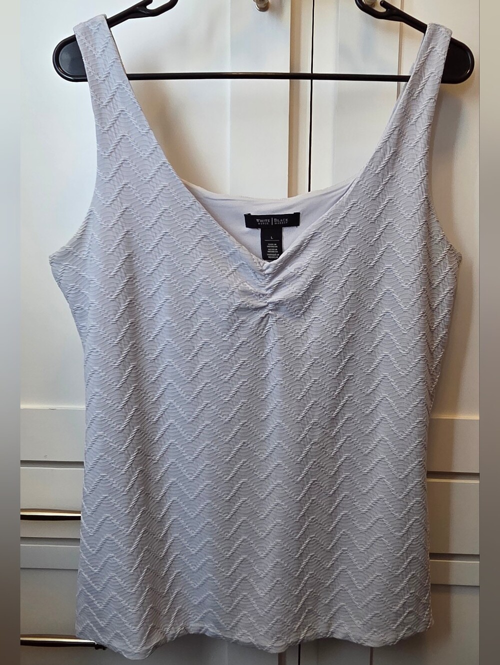 White House Black Market Light Gray Chevron-Textured Scoop Tank